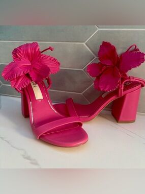 Deltan Leather Flower Embellished Heeled Sandals in Hot Pink